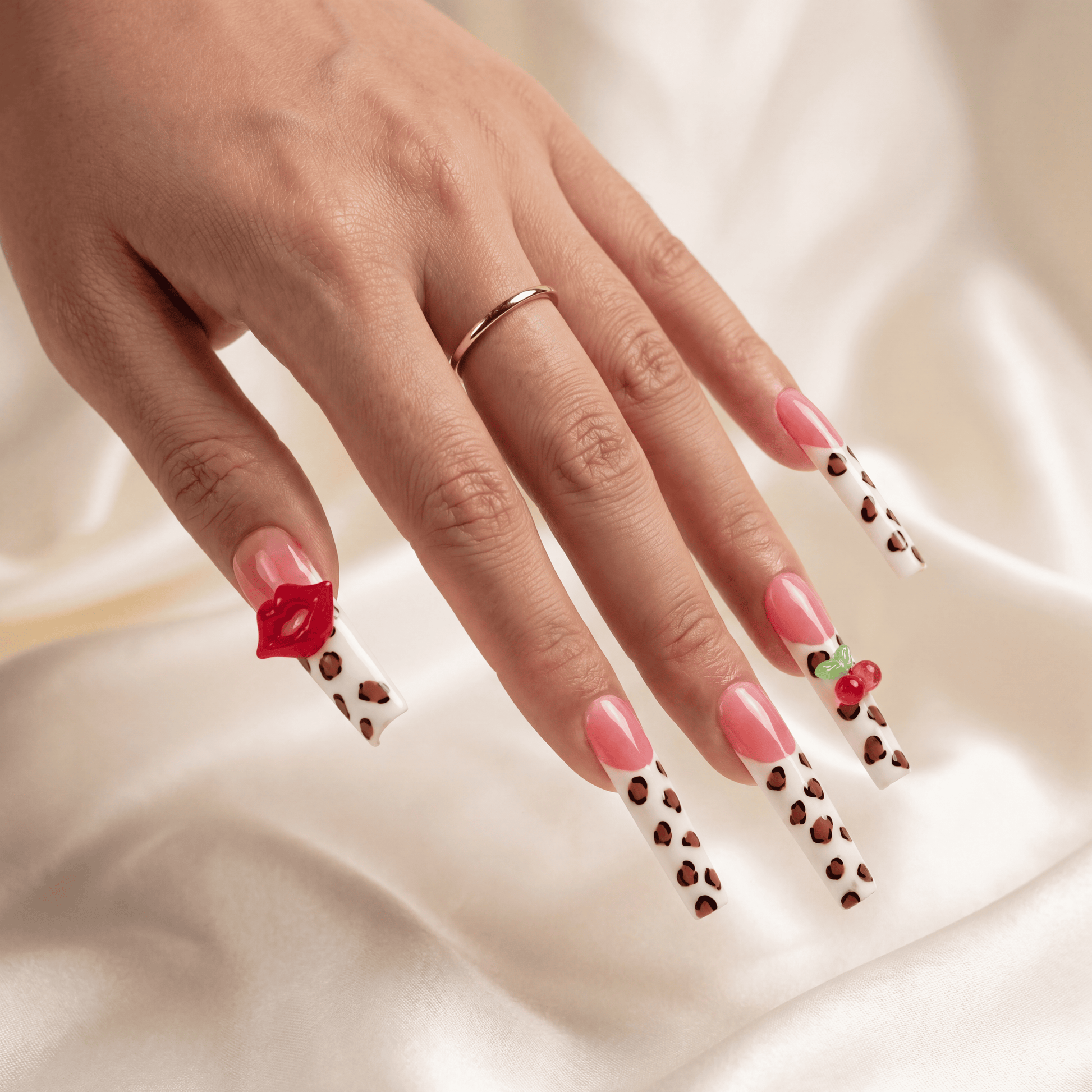 CHERRY KISS