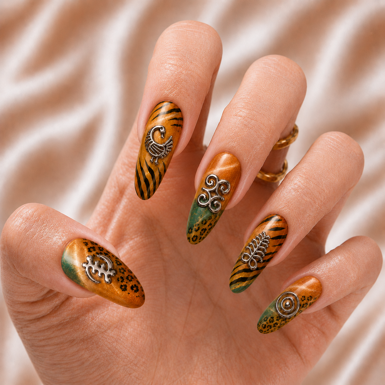 Adinkra - Press-On Nails