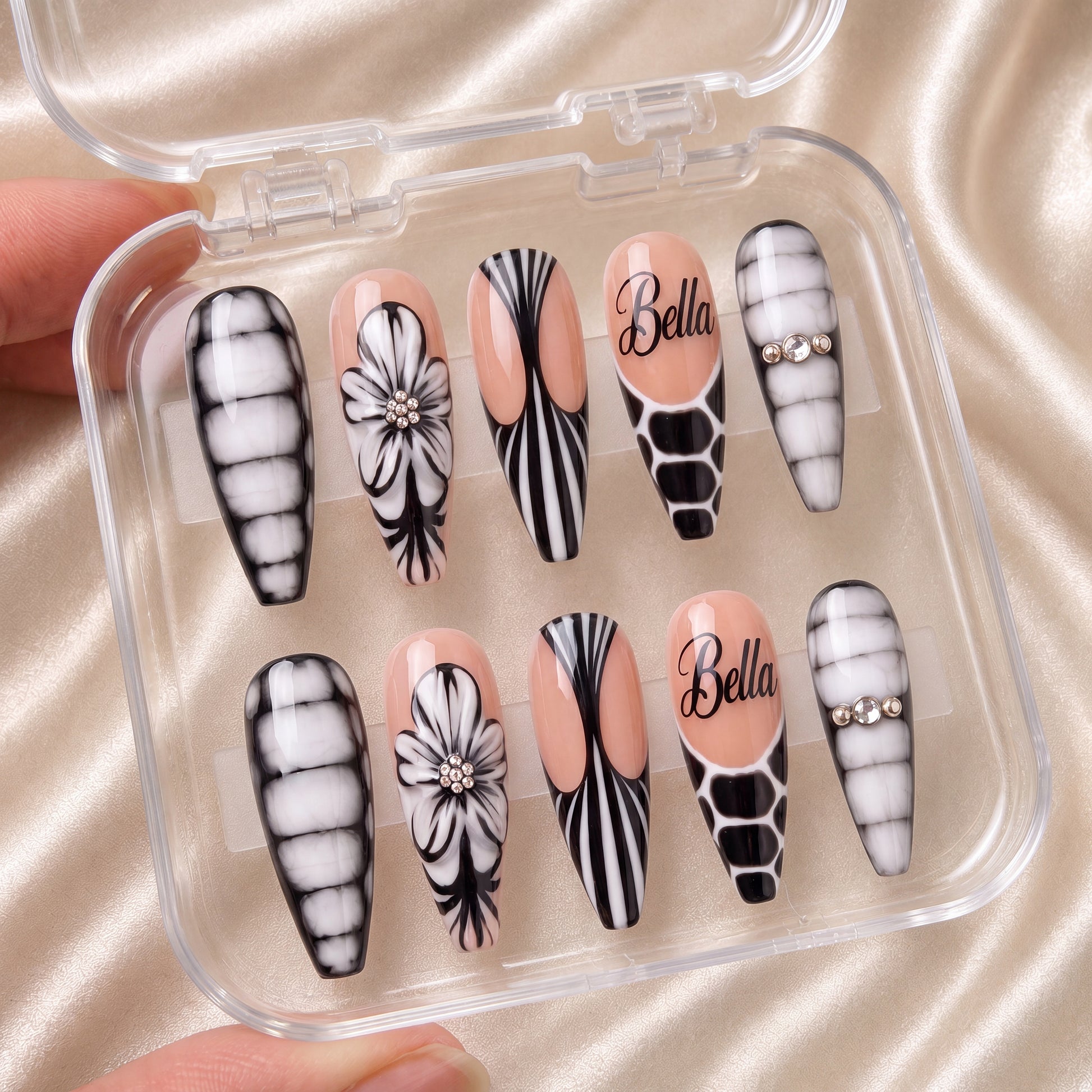Noir Bloom - Personalized Press-On Nails