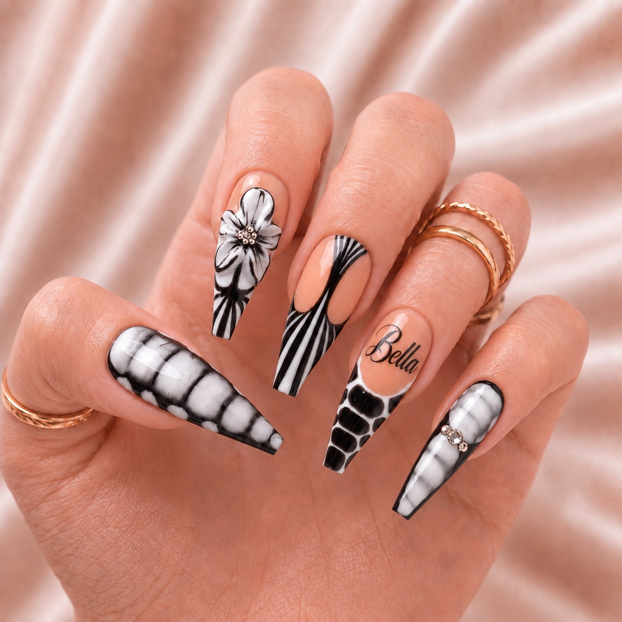 Noir Bloom - Personalized Press-On Nails