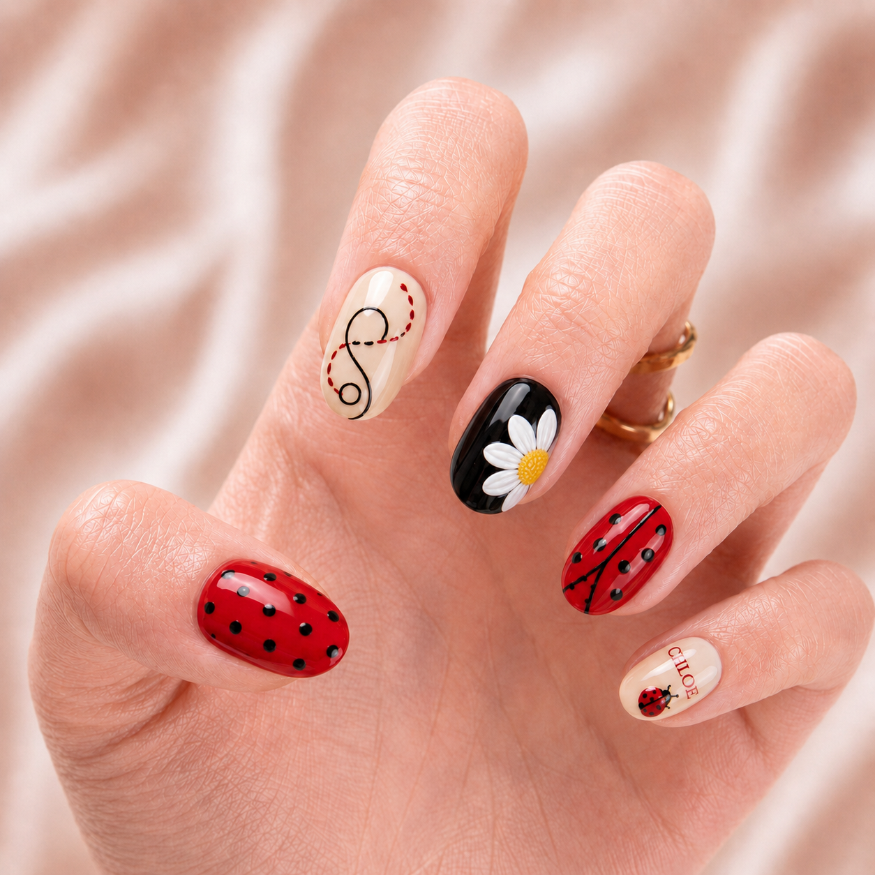 Daisy Buzz Besties - Personalized Press-On Nails