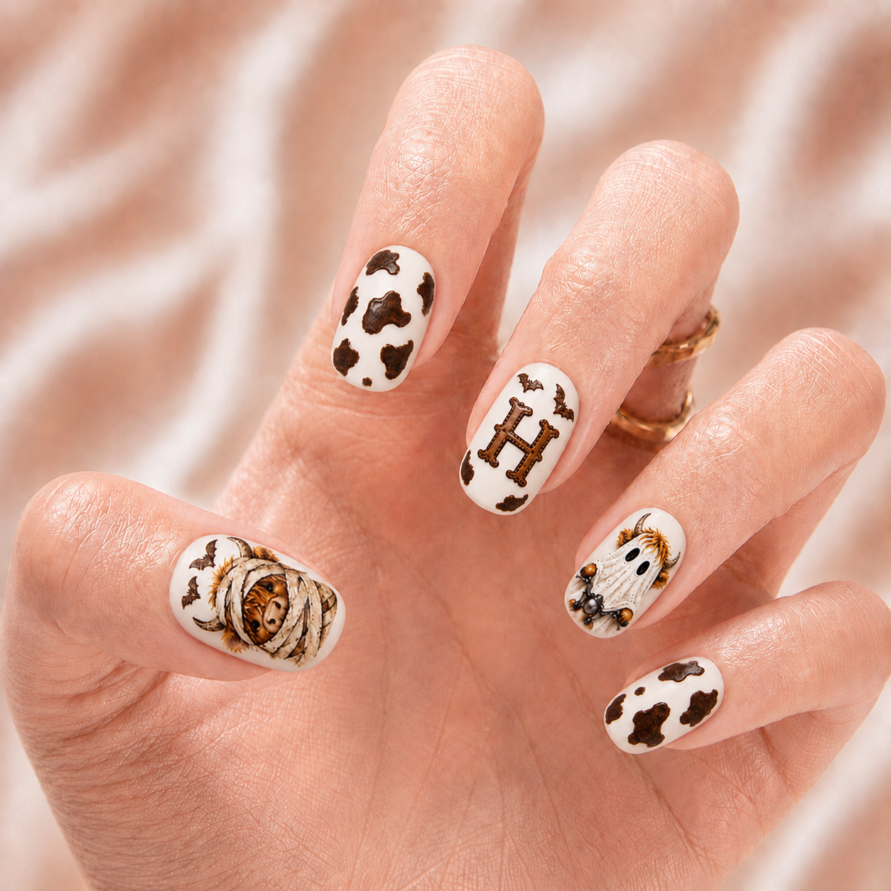Highland Cow Ghost - Personalized Press-On Nails
