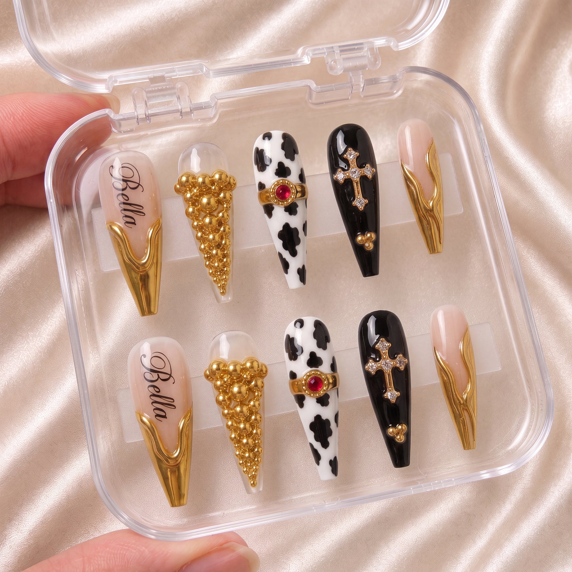 Golden Rebel - Personalized Press-On Nails