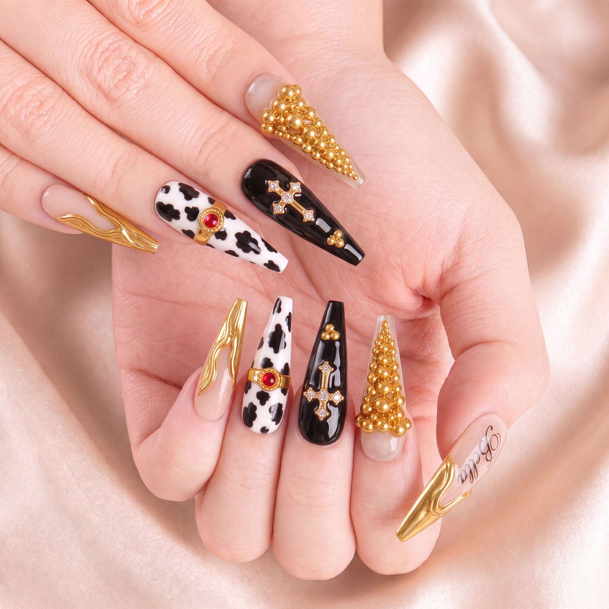 Golden Rebel - Personalized Press-On Nails