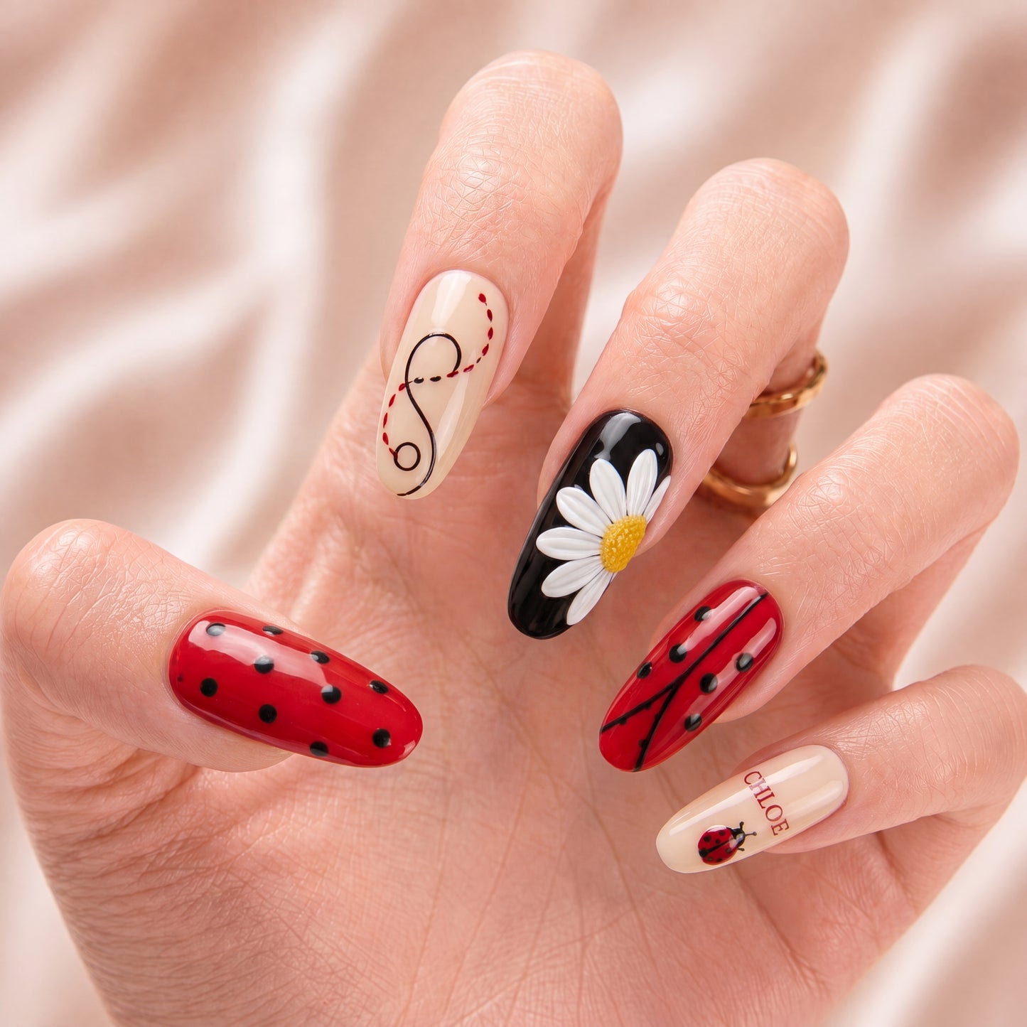 Daisy Buzz Besties - Personalized Press-On Nails