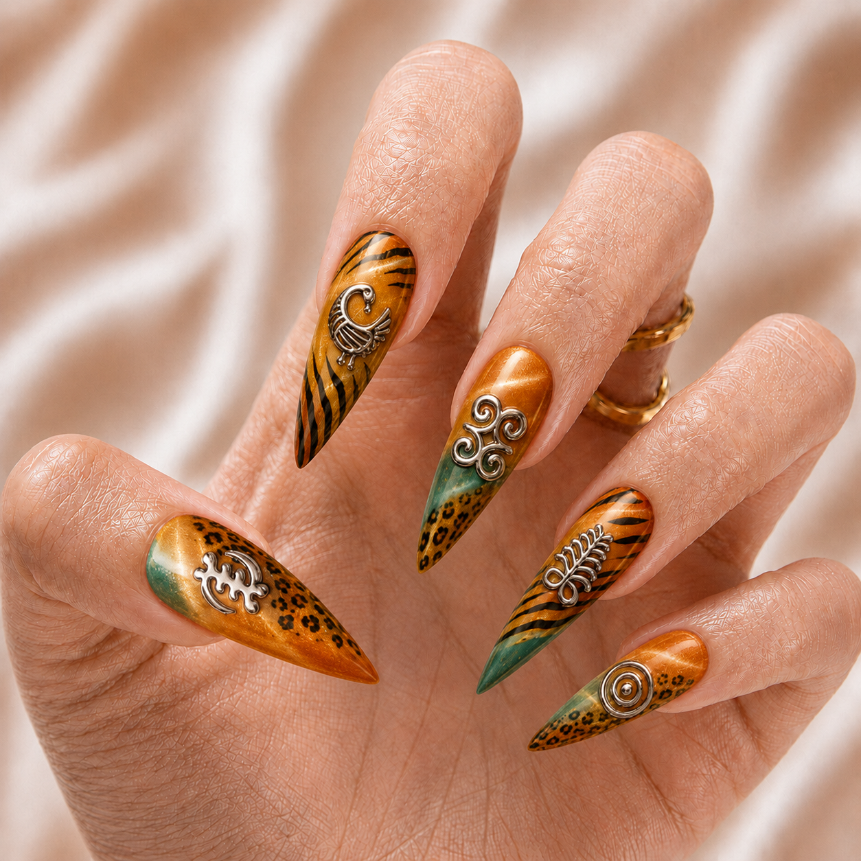 Adinkra - Press-On Nails
