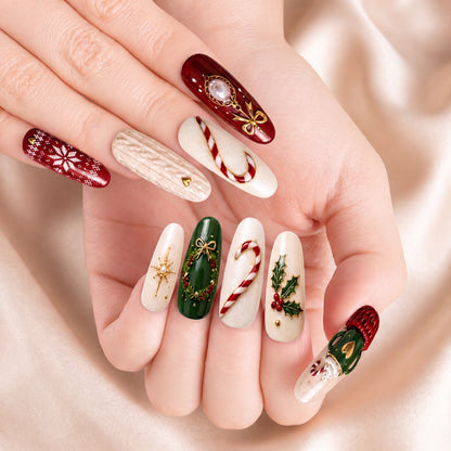 Cozy Christmas Charm – Personalized Press-On Nails