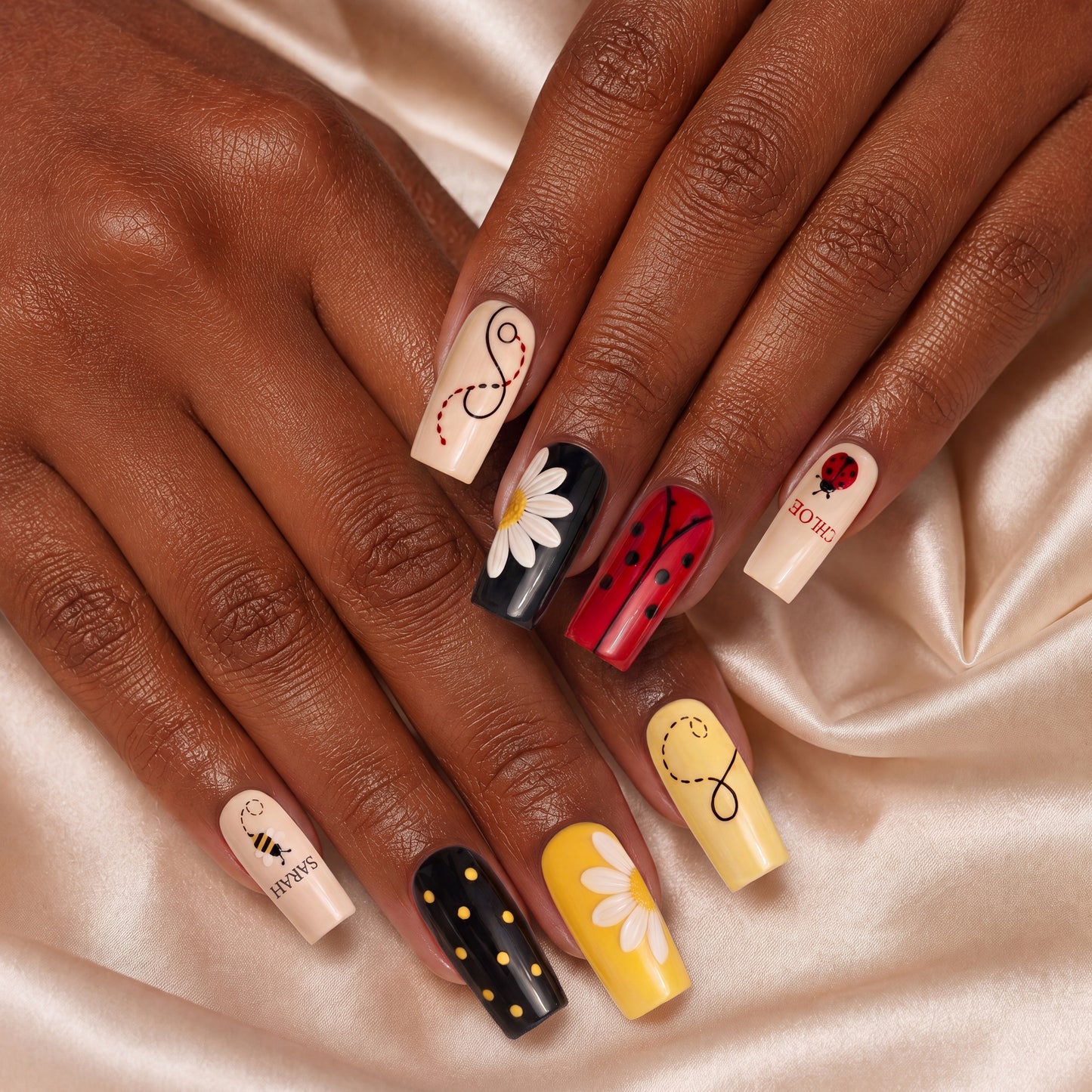 Daisy Buzz Besties - Personalized Press-On Nails