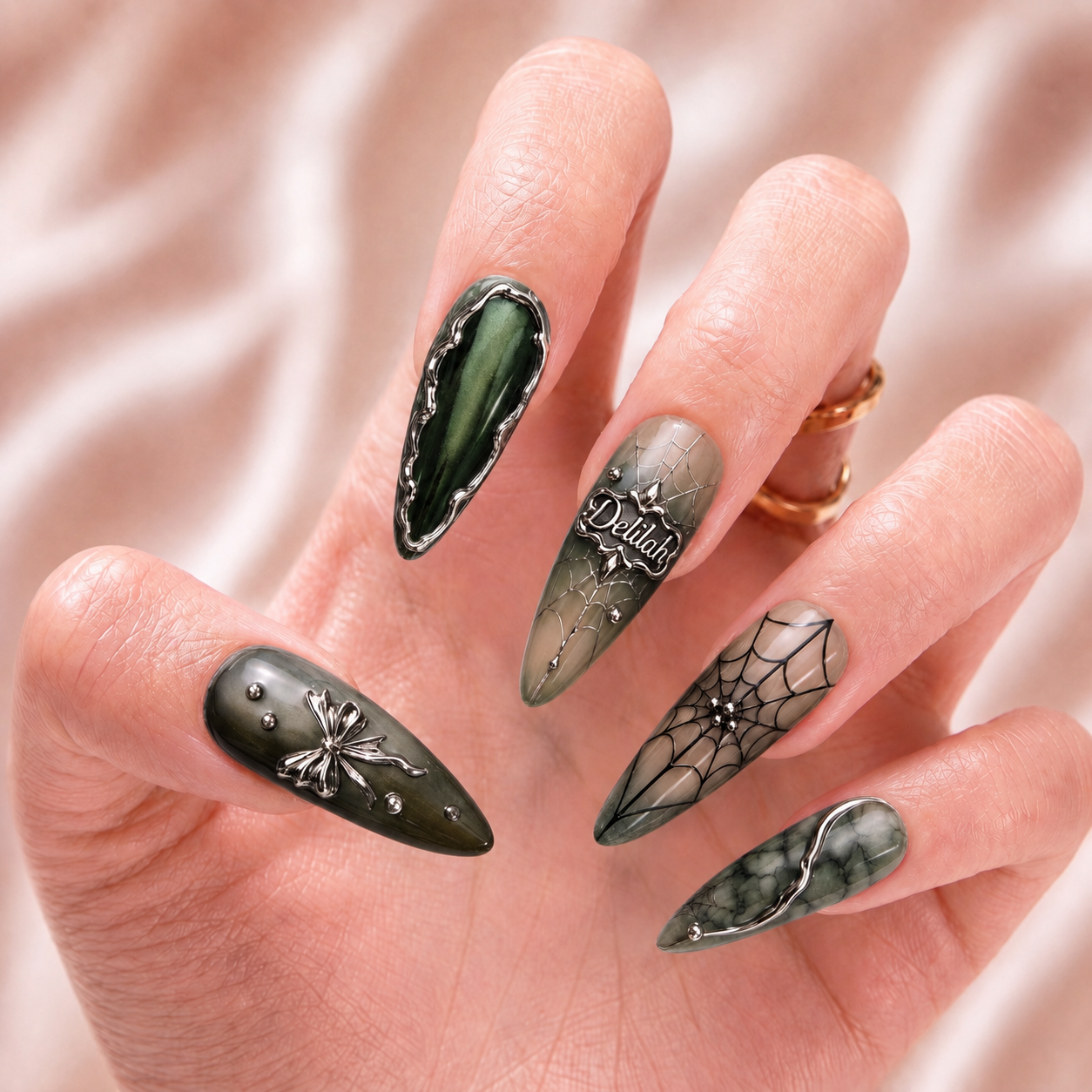 Emerald Nocturne - Personalized Press-On Nails