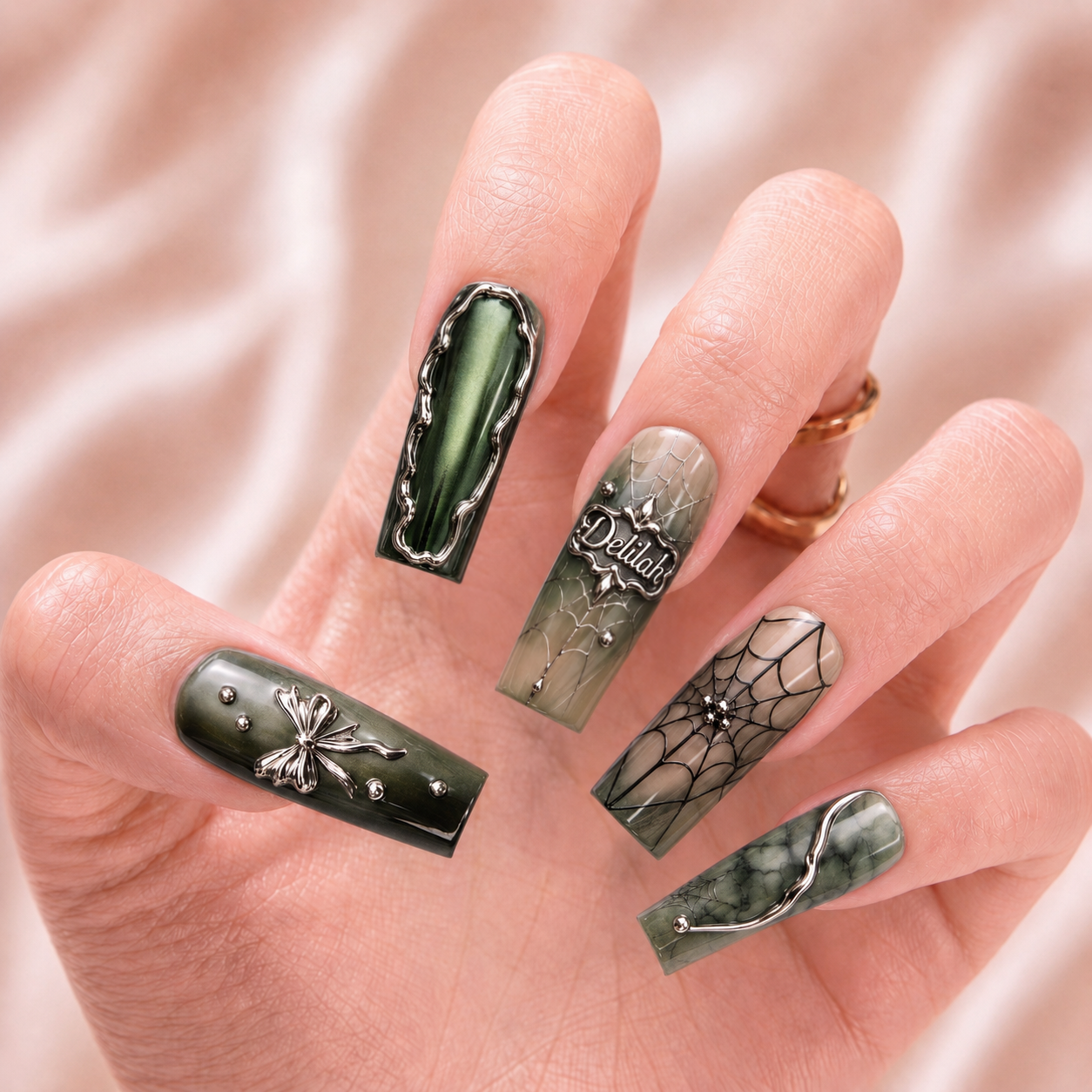Emerald Nocturne - Personalized Press-On Nails