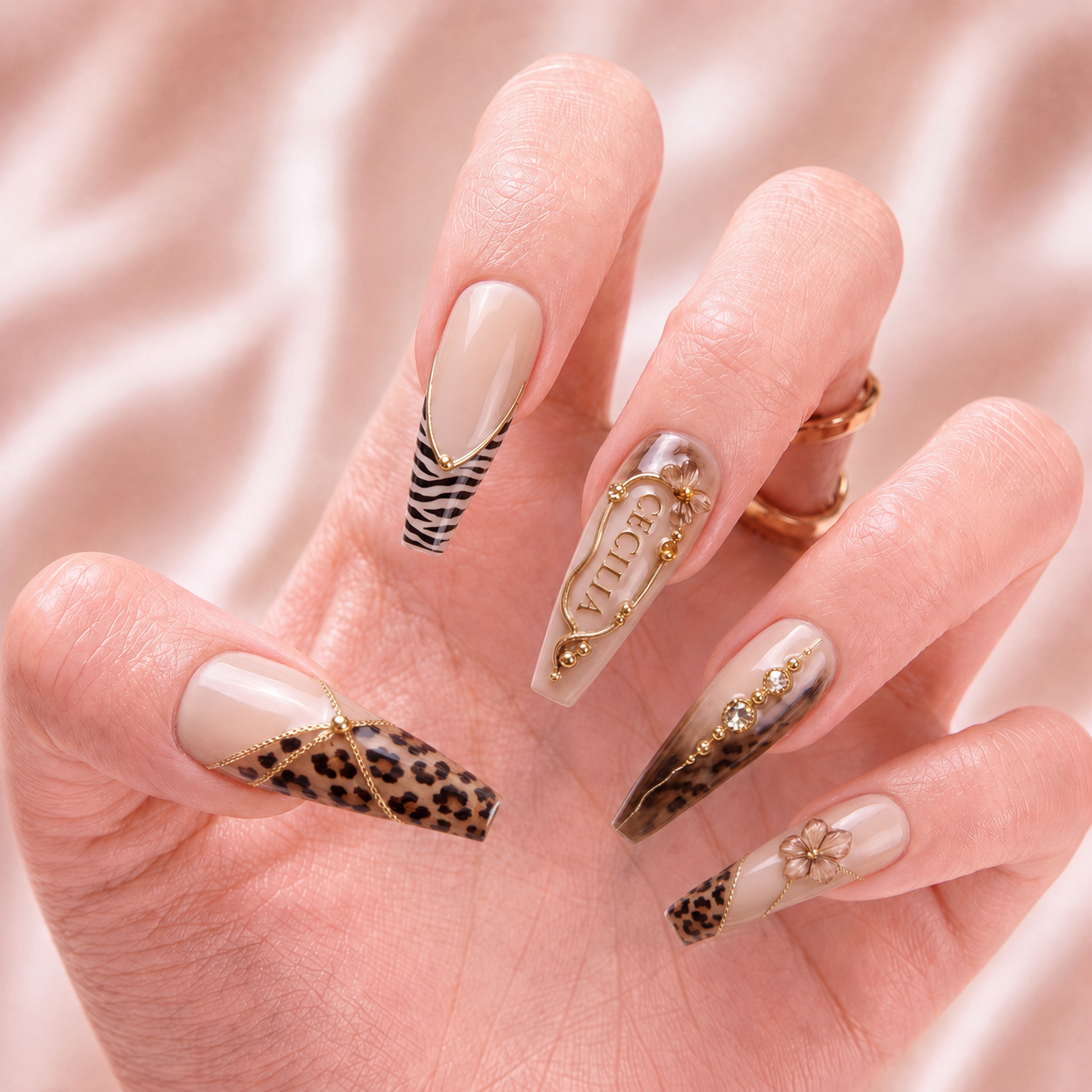 Velvet Safari - Personalized Press-On Nails