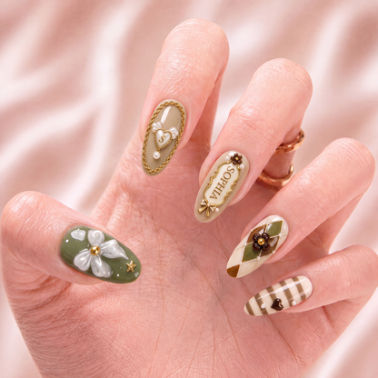 The Ivy Letter - Personalized Press-On Nails