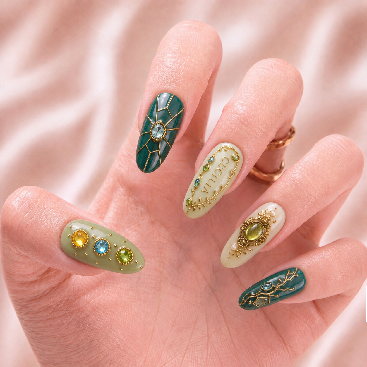 Emerald Heirloom - Personalized Press-On Nails