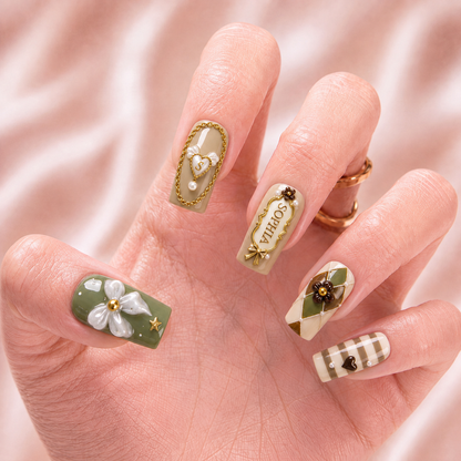The Ivy Letter - Personalized Press-On Nails