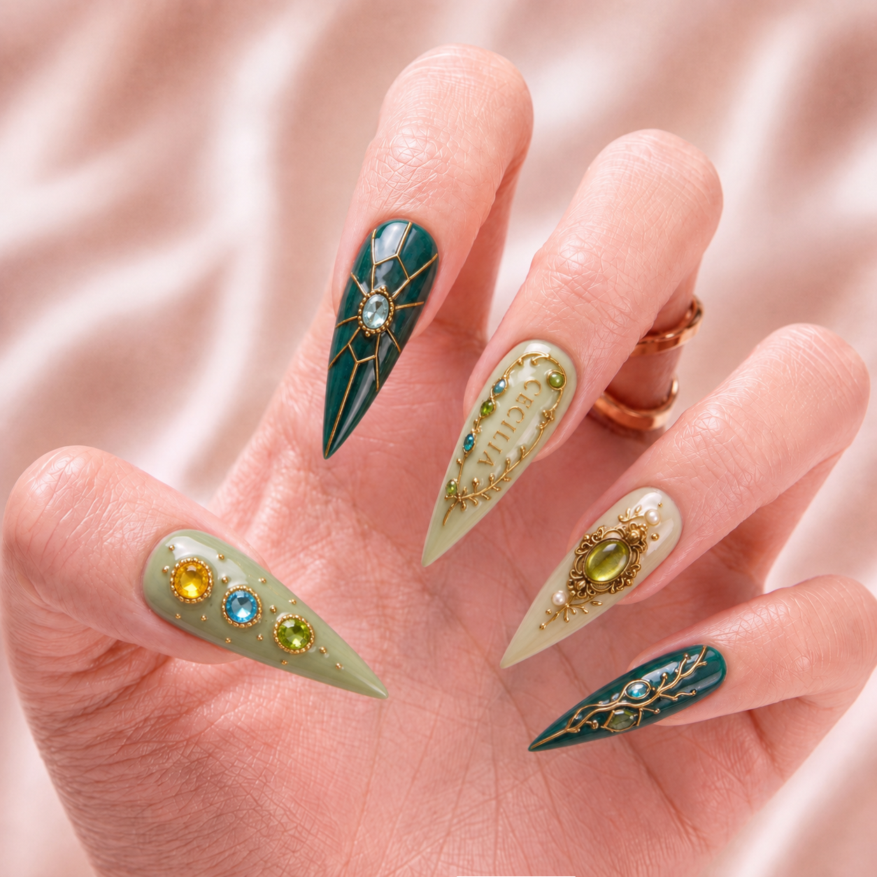 Emerald Heirloom - Personalized Press-On Nails
